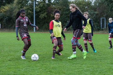 Bild 42 - C-Juniorinnen Halstenbek-Rellingen - St.Pauli : Ergebnis: 0:5